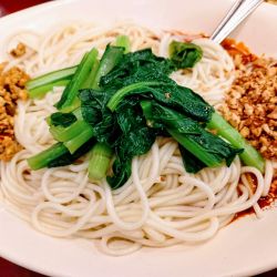 汁なし担々麺、焼餃子、水餃子、拌三絲、他色々