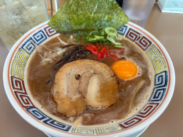 「【11月の限定】肥後らぁめん黒1400円+替玉(1回無料)」@淳之助製麺食堂の写真