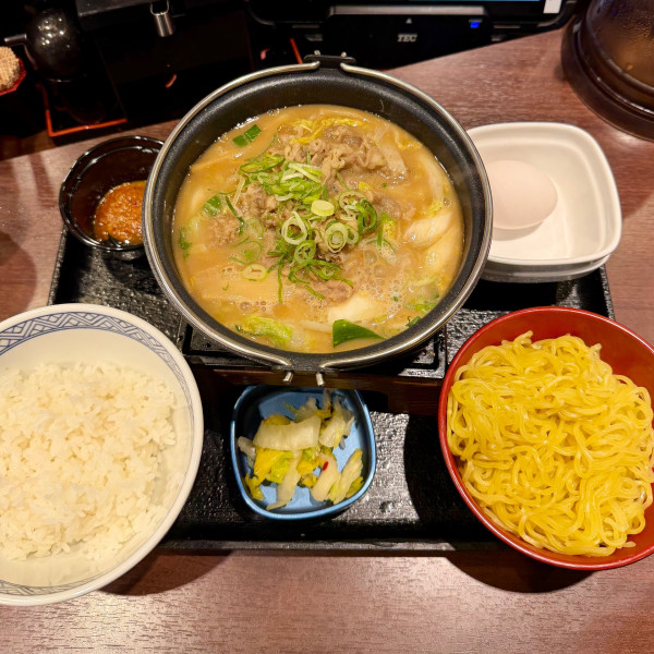 「【期間限定】牛肉玉ラーメン鍋膳」@吉野家 新宿京王モール店の写真