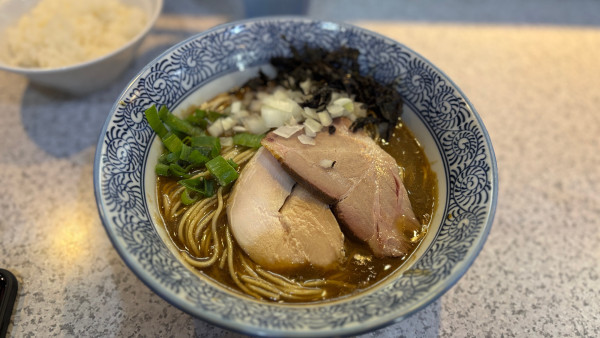 「濃厚煮干しラーメン」@破壊的イノベーションの写真