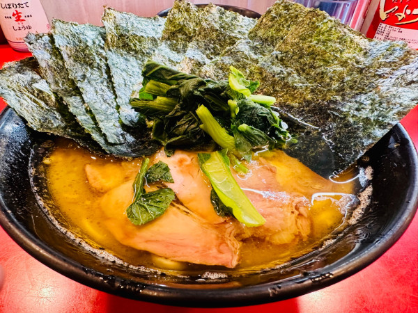 「ラーメン【880円】」@家系総本山 ラーメン吉村家の写真