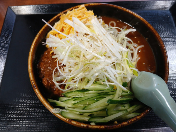 「汁なし担々麺 850円」@生蕎麦 満留賀の写真