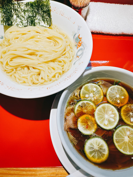 「神山すだちの昆布水ワンタンつけ麺」@マルフル食堂 市役所通り店の写真