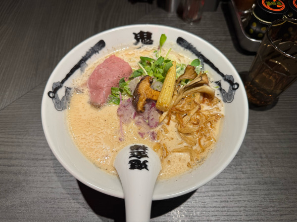 「牛骨らぁ麺」@鬼金棒 Labの写真