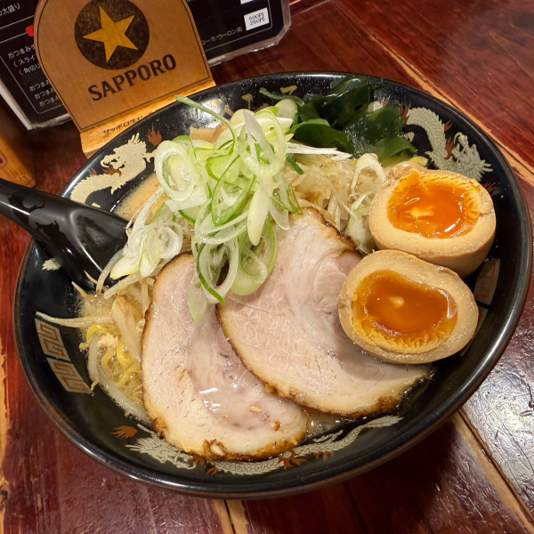 「札幌味噌らーめん、味付半熟たまこ」@北海道らーめん ひむろ 赤羽店の写真