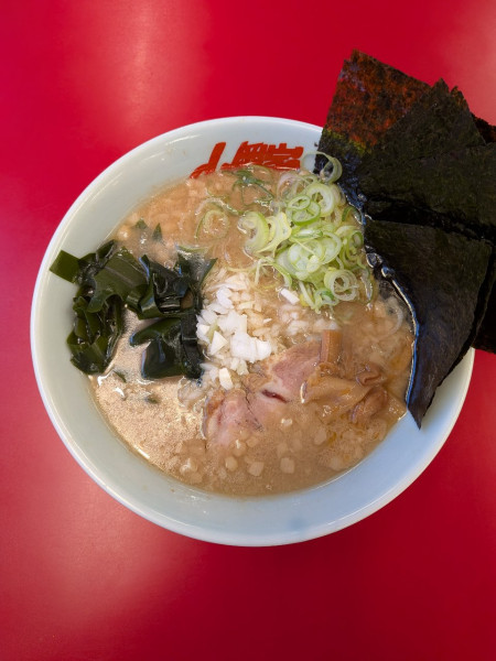 「プレミアム醤油とんこつ」@ラーメン山岡家 新結城店の写真