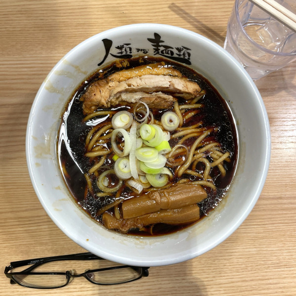 「らーめん micro 薄切り焼豚のせ」@人類みな麺類の写真