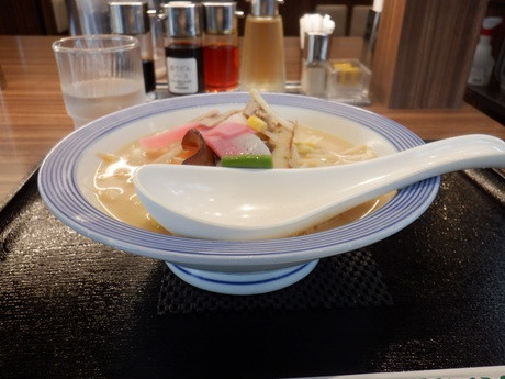 「スモールちゃんぽん（麺・野菜の量が半分）」@長崎ちゃんぽん リンガーハット 京急ストア川崎店の写真