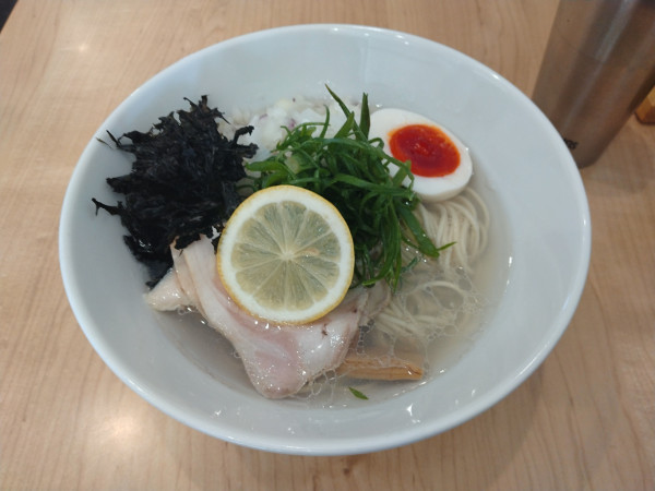 「【限定T】牡蠣塩そば¥1200-」@「七色の落書き」の写真