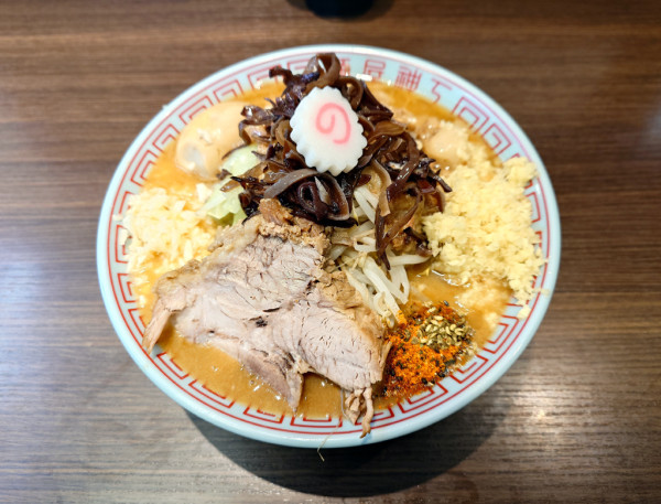 「限定 味噌ラーメン+しょうが」@麺屋 神工の写真