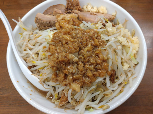 「豚骨ラーメン豚中盛２枚」@宮二郎の写真