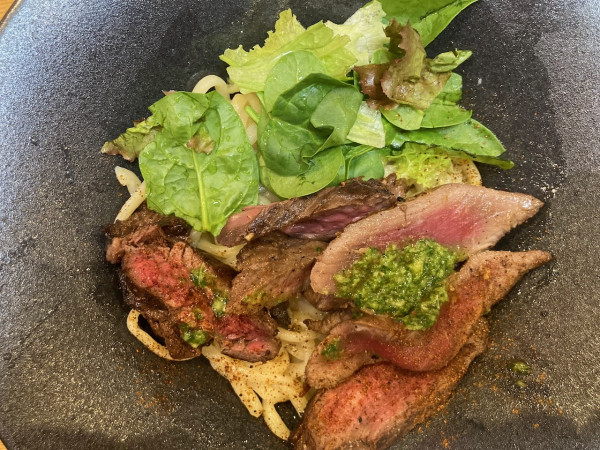 「ブラックアンガスとハラミの牛油そば」@Handicraft Worksの写真