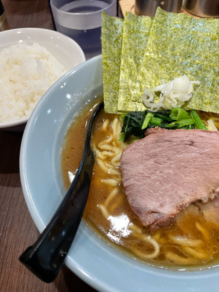 「ラーメン ライス」@横浜家系らーめん侍 渋谷本店の写真