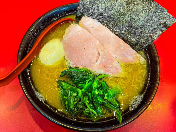 「特選 並（多め）」@横浜ラーメン おか本の写真