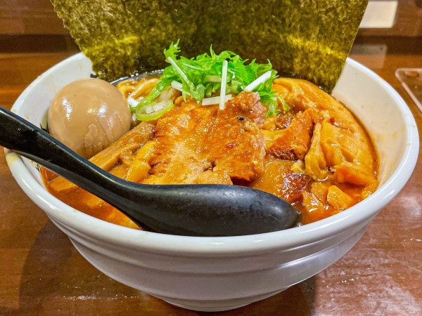 「特らぁめん 黒＋中盛」@葉月直系 きりきり舞の写真