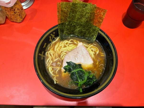 「ラーメン【並】500円　ライス(食べ放題)   150円」@横濱家系ラーメン 十二代目野中家の写真