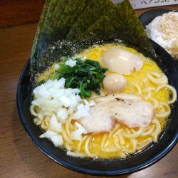 ラーメン醤油＋味玉&海苔サービス､ライス無料