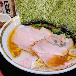 ラーメン(味濃いめ･麺硬め)+海苔･辛子高菜(サービス)