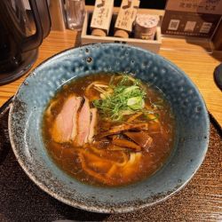 鴨中華そば 1,150円。