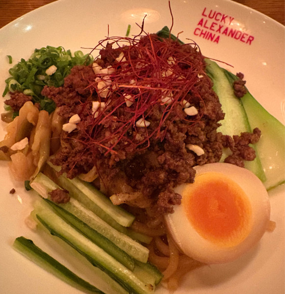 「汁無し担々麺」@LUCKY ALEXANDER CHINAの写真