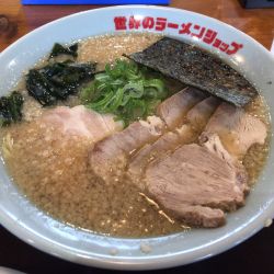 ラーメン醤油(多め、濃いめ)+チャーシュー(3枚) 1150円
