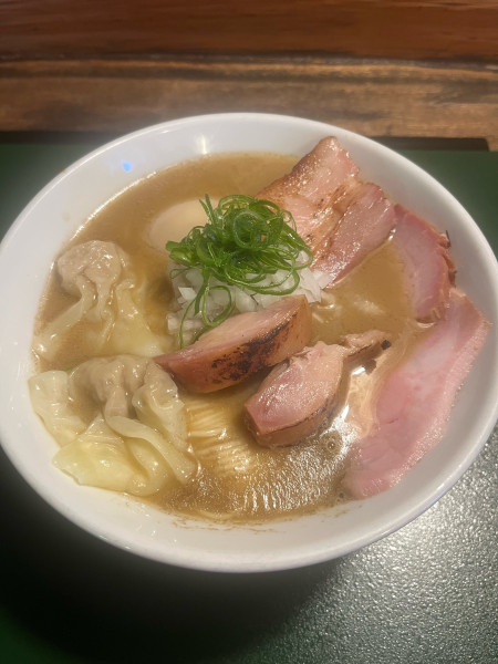 「平子煮干しそば（味玉チャーシュートッピング）」@FOOD TRUCK むべの写真