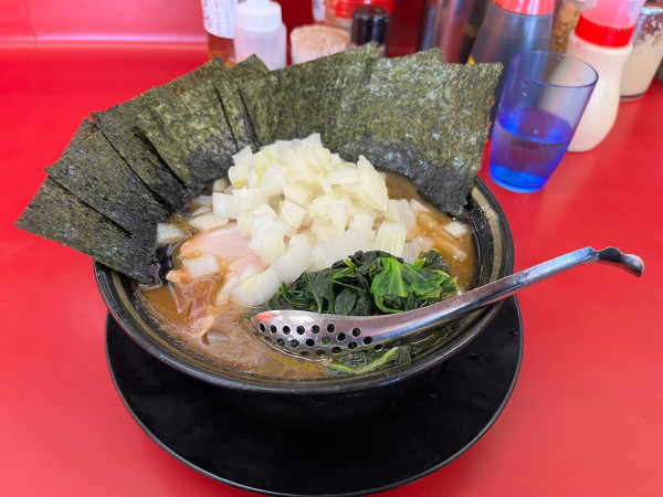 「ラーメン　玉ねぎ　海苔」@家系ラーメン 王道 いしいの写真