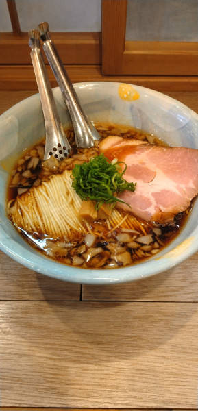 「煮干しﾗｰﾒﾝ(醤油)+和え玉(煮干し醤油)」@中華蕎麦 麺とスープの写真