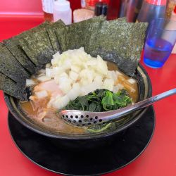 ラーメン　玉ねぎ　海苔