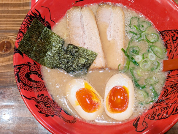 「味玉ラーメン」@ラー麺 ずんどう屋 川崎銀座街店の写真
