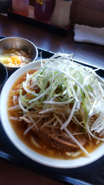 「ミニラーメン+生玉子+魚粉」@ラーメン貴丸の写真