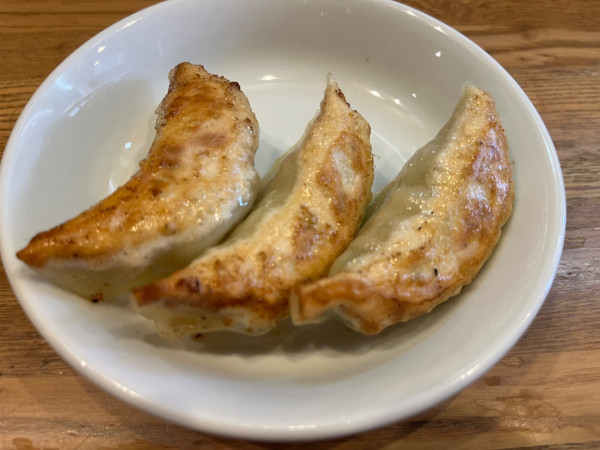 「ギョーザ（3個）、チャーハン」@新雅の写真