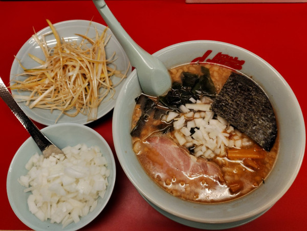 「【期間限定】プレミアム醤油とんこつ」@ラーメン山岡家 鶴田店の写真