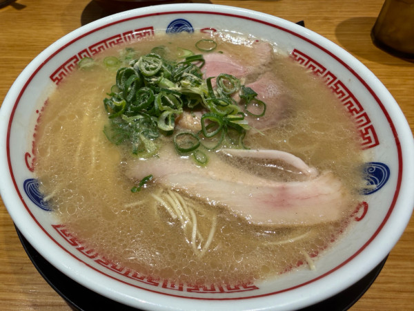 「豚骨ラーメン」@豚骨ラーメン そらのいろ 麹町本舗の写真