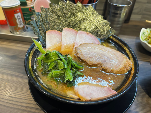「チャーシューメン　のり　バラ　カタコイオオ」@家系ラーメン がくの写真
