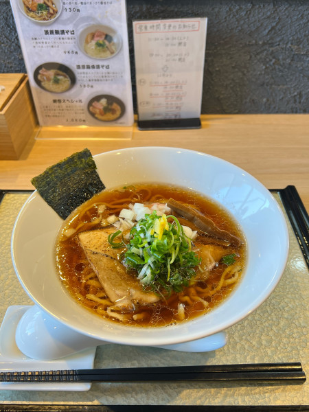 「手もみ醤油そば」@鶏中華蕎麦 大晴の写真