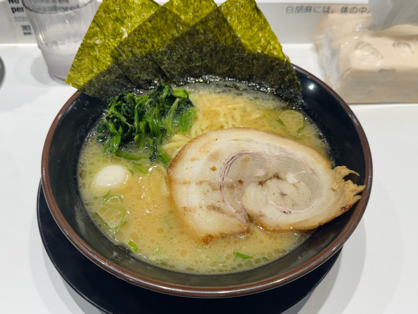 「ラーメン」@横浜家系ラーメン 天神家の写真