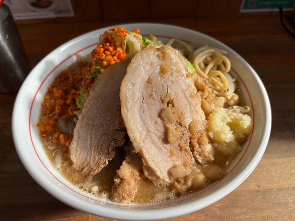 「【12月限定】本店流豚そば1100円」@麺屋 むじゃきの写真