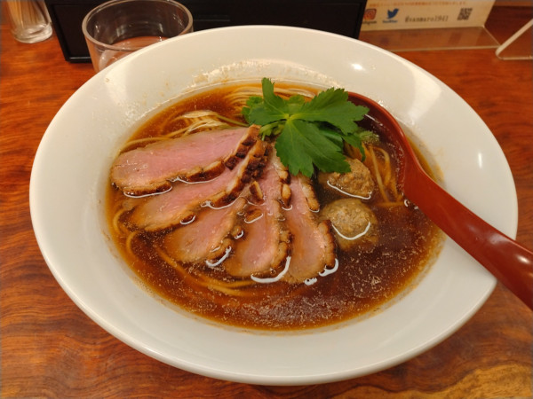 「【限定】鴨そば』¥1600+鴨ロース2枚¥250-」@三馬路 東京店の写真