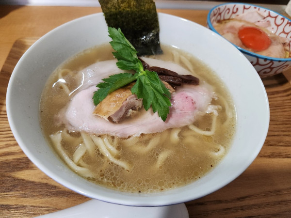 「三位一体　チャーシュー入り玉子かけご飯」@らーめん亭 ひなり竜王の写真