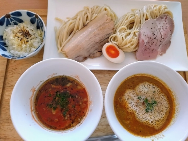 「2☓2つけ麺（トマトボンゴレ&バターチキン）￥1400」@FREEATの写真