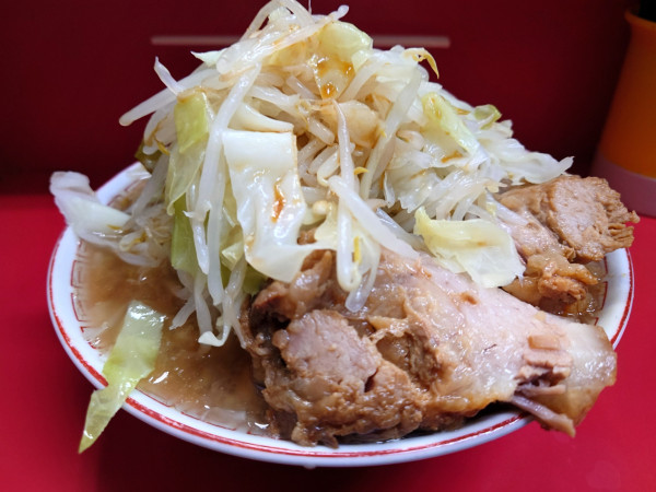 「大豚  野菜  ニンニク  カラメ」@ラーメン二郎 三田本店の写真