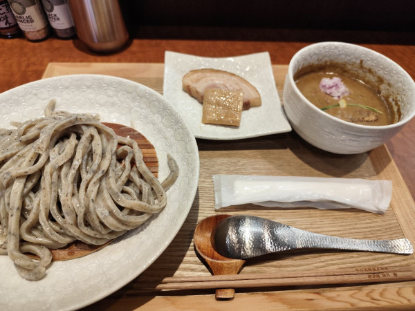 「つけめん1300円+カレー100円」@手打式特級多加水 御影麺 鏑矢の写真