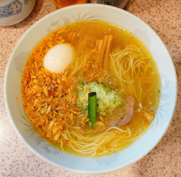 「塩ネギラーメン＋揚げネギ増量＋半熟煮卵＋ビール（中瓶）」@ラー麺専門店 こしがやの写真