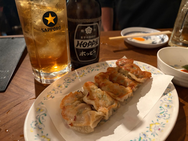 「手作りギョーザ 420円+豚焼飯(スープ付き)420円 他」@いせや  北口店の写真