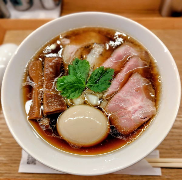 「特製醤油らぁ麺 1250円」@銀座らぁ麺 しら石の写真