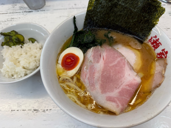 「特製ラーメン(かため普通多め)+小ライス」@二代目 谷瀬家の写真