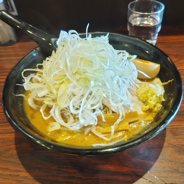 「【冬季限定】濃厚赤味噌らーめん（大盛）＋ネギ」@北海道らーめん ひむろ 錦糸町店の写真