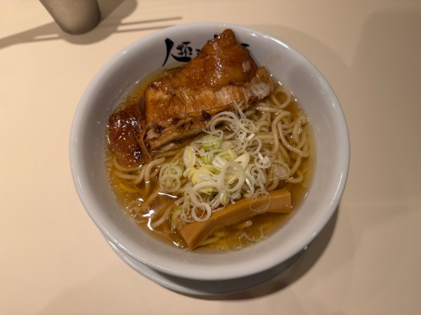 「らーめんmacro厚切り焼豚のせ＊オープン特価660円」@人類みな麺類 埼玉川口店の写真