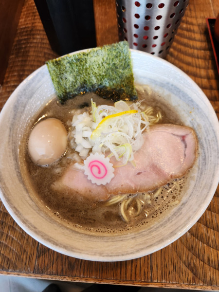 「濃厚煮干味玉塩そば」@麺屋 なると 上尾店の写真